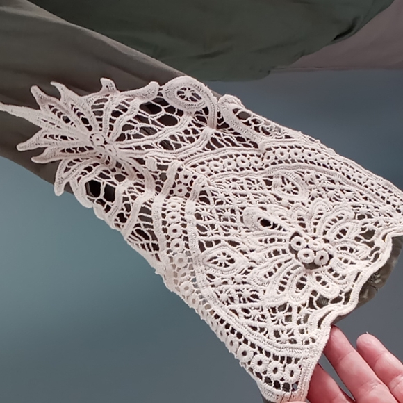 Gorgeous Lace Tunic Top - Picture 2 of 7